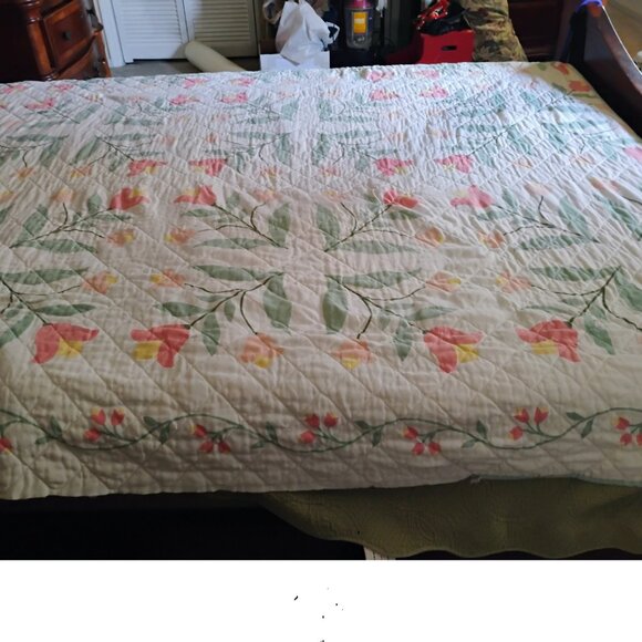 Tulip Motif Vintage Full Size Spread / Cutter Material - Picture 8 of 10